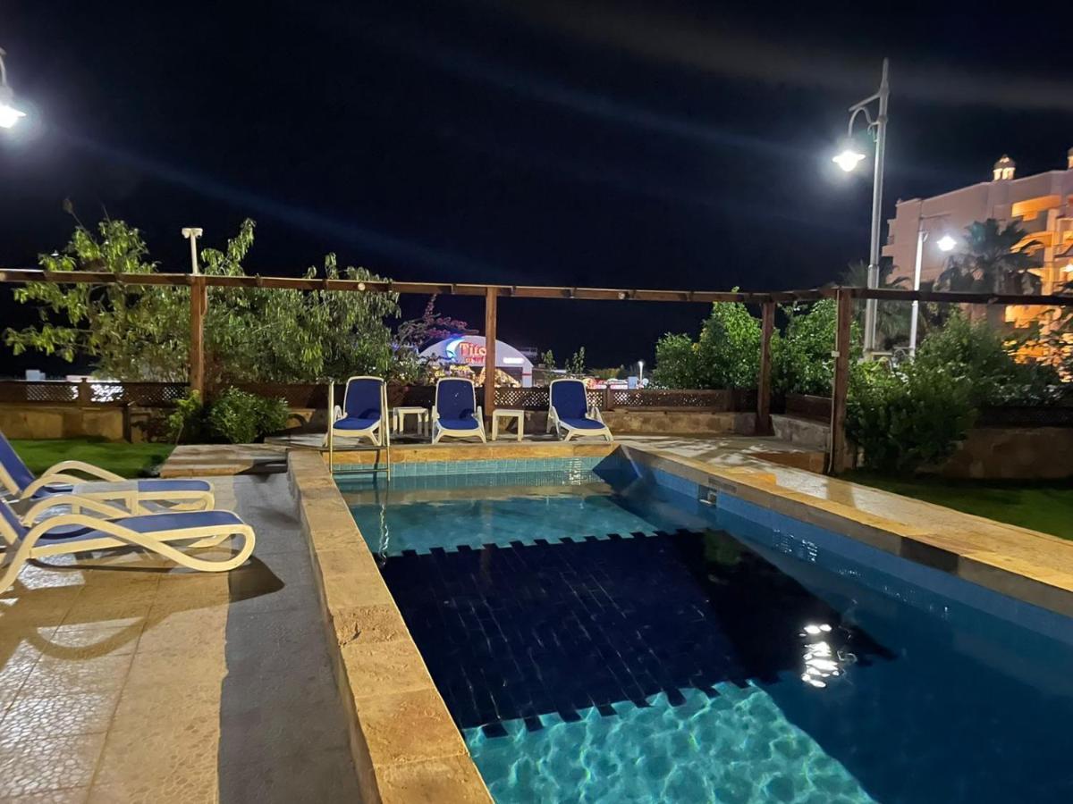 الغردقة Lilly Lounge And Pool Accommodation For Adults Only المظهر الخارجي الصورة