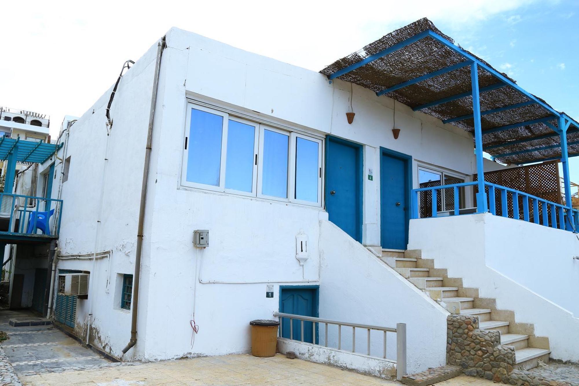 الغردقة Lilly Lounge And Pool Accommodation For Adults Only الغرفة الصورة