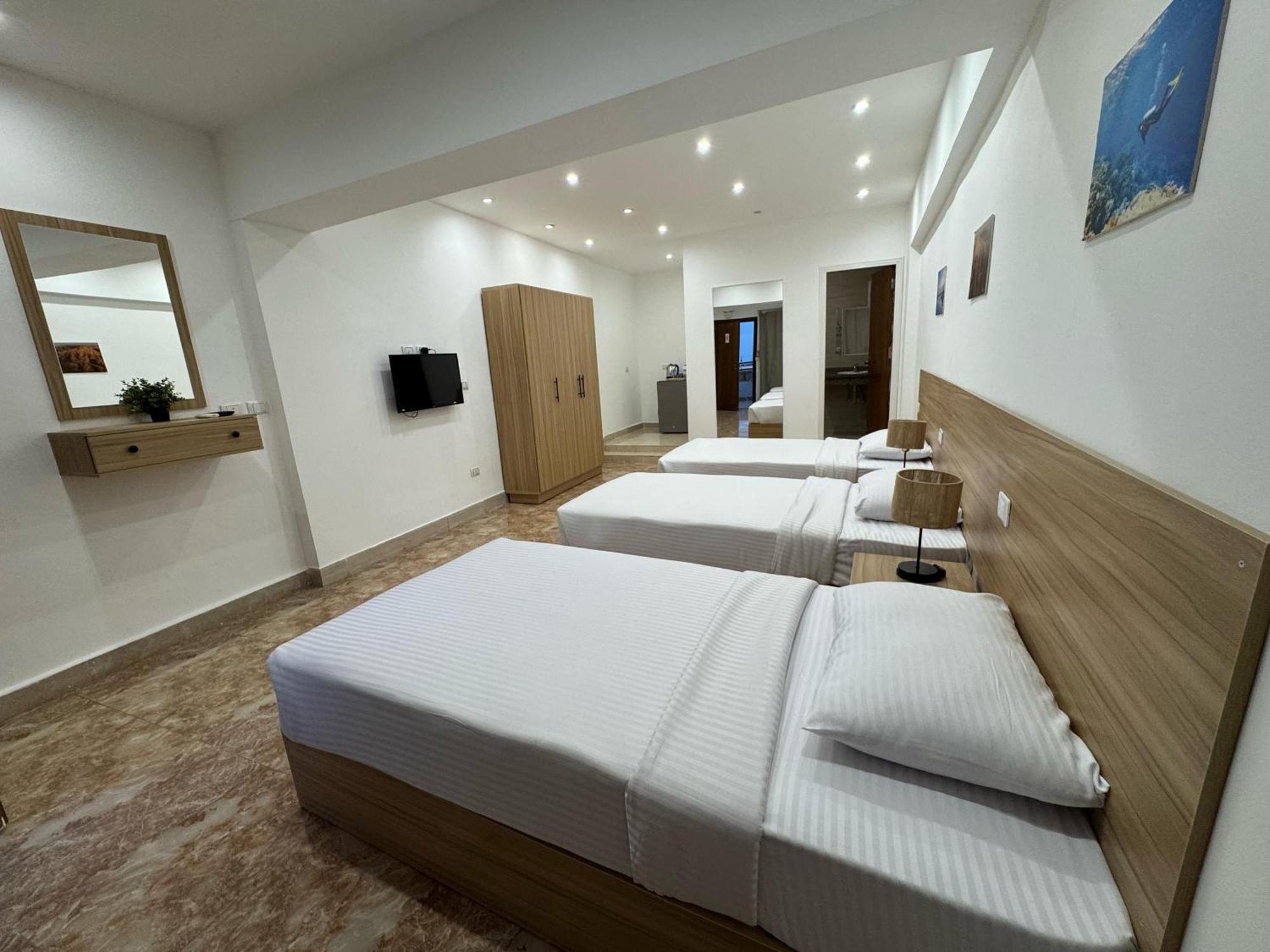 الغردقة Lilly Lounge And Pool Accommodation For Adults Only المظهر الخارجي الصورة